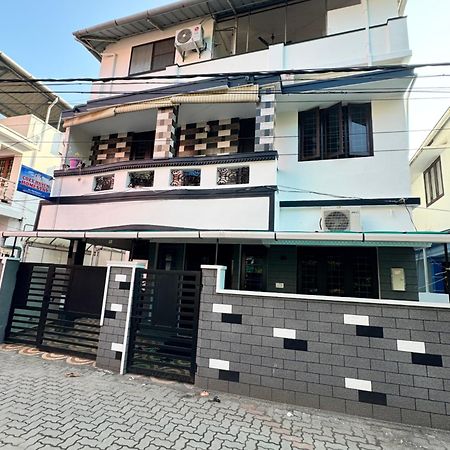 Cozy Haven Lägenhet Kochi Exteriör bild